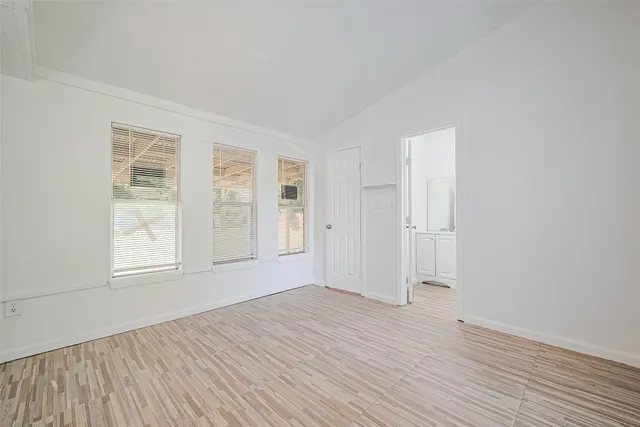 $1,350 | 227 North Austin Drive, Angleton, TX 77515