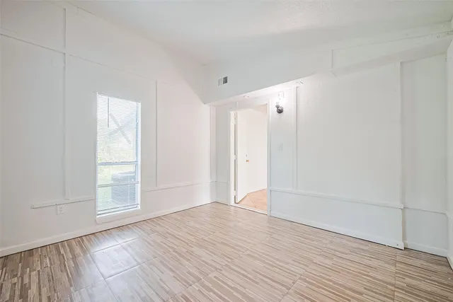 $1,350 | 227 North Austin Drive, Angleton, TX 77515