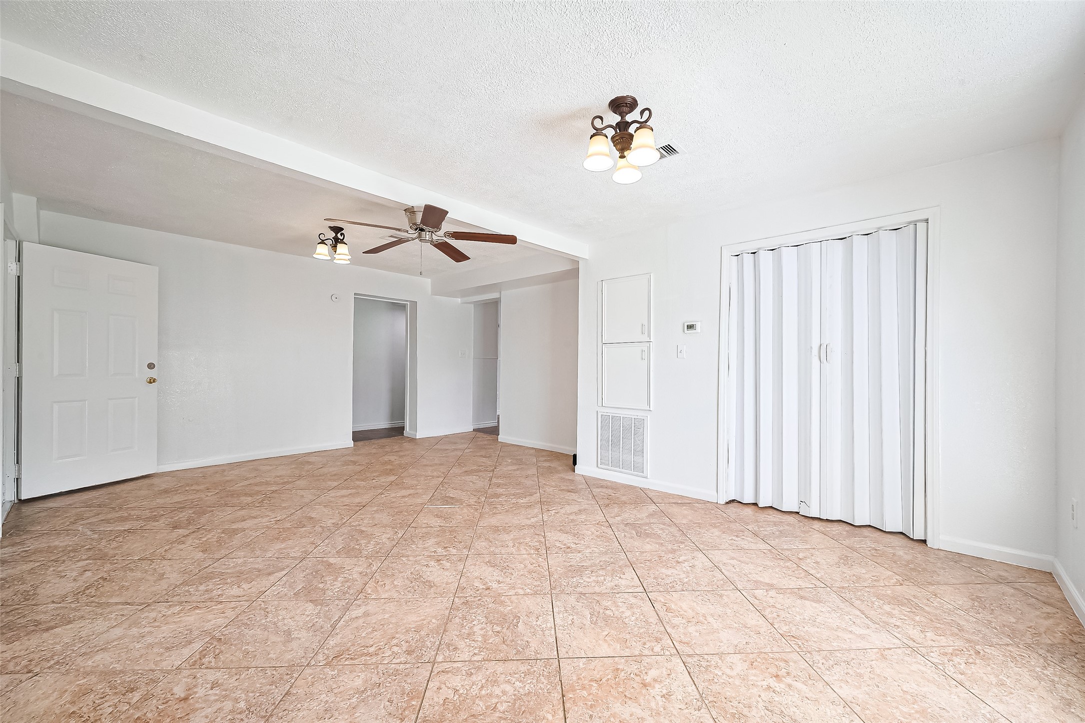 227 North Austin Drive Angleton, TX 77515 - Photo 10 of 41