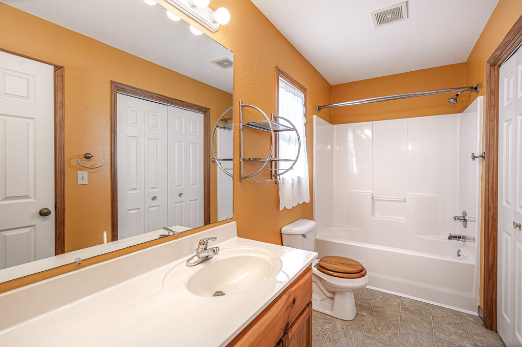 41 Carvers Vw Trail Murphy, NC 28906 - Photo 15 of 46 a bathroom with a sink a toilet and shower