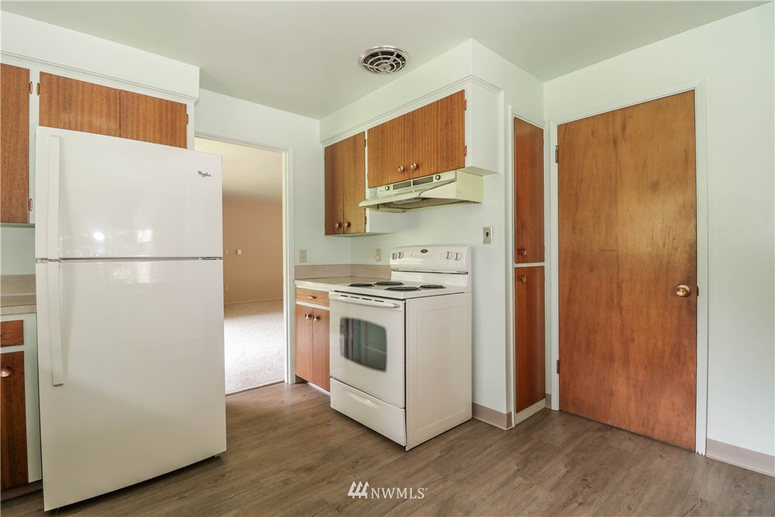 24232 7th Avenue Southeast Bothell, WA 98021 - Photo 6 of 15