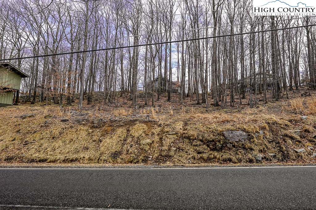 131 Club House Road Beech Mountain, NC 28604 - Photo 10 of 14 a view of wooden fence