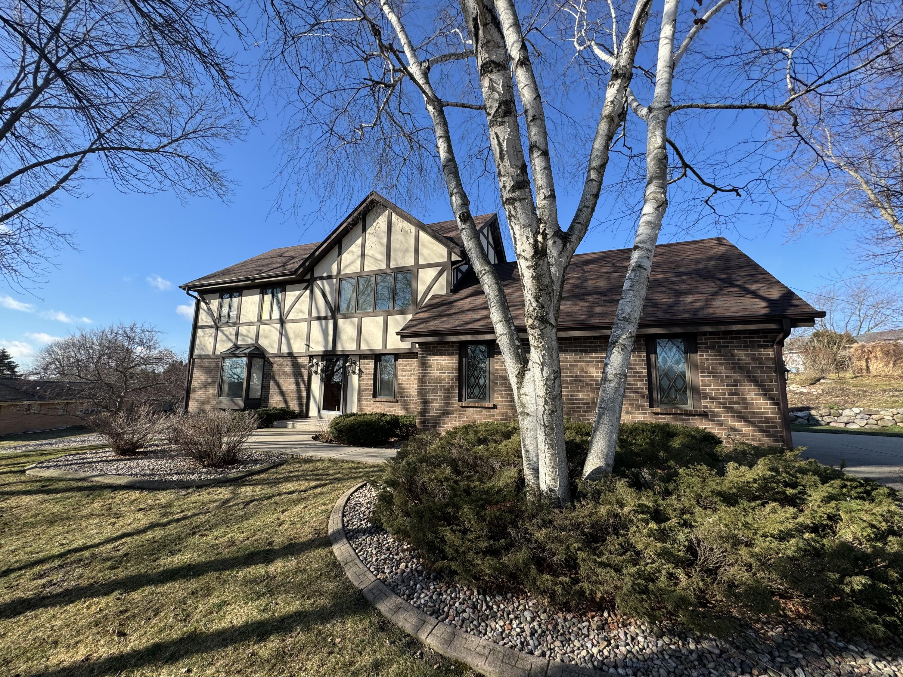 4261 South Mary Ross Dr