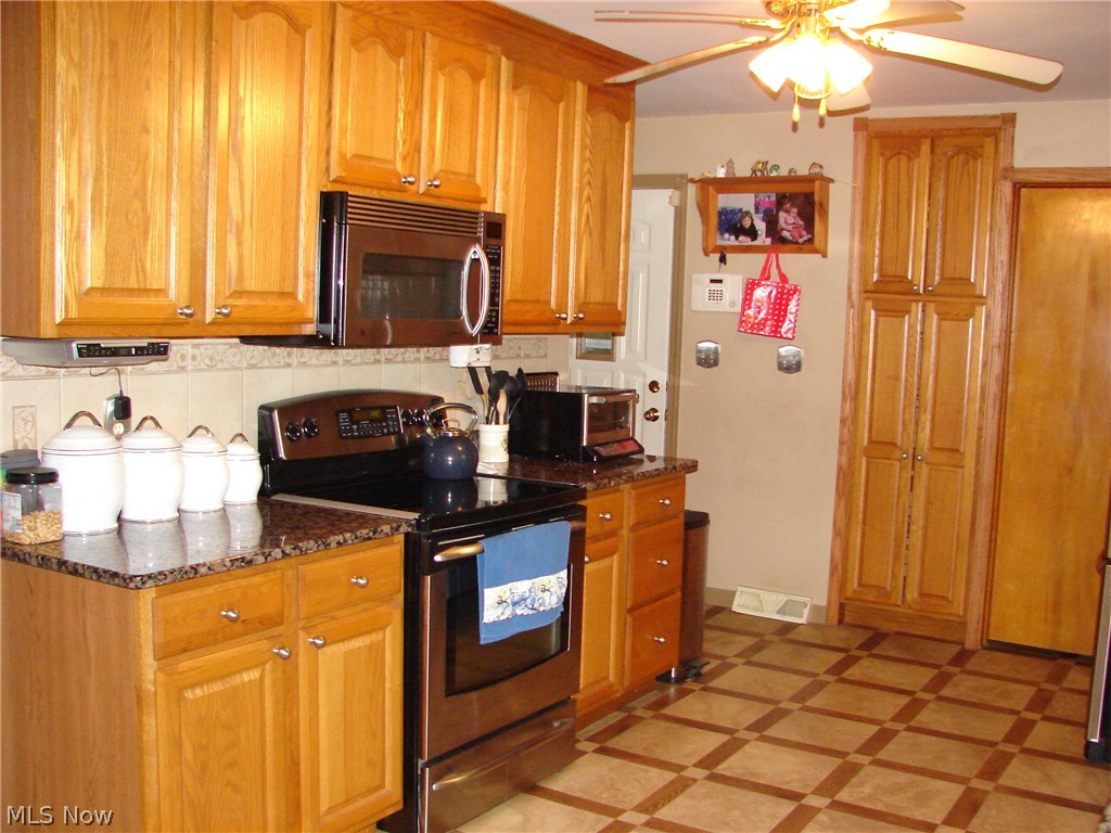 900 Wadsworth Road Medina, OH 44256 - Photo 4 of 12 Gallery Image 4