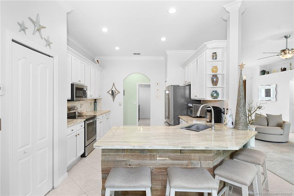 443 Northwest Sunflower Place Jensen Beach, FL 34957 - Photo 14 of 71