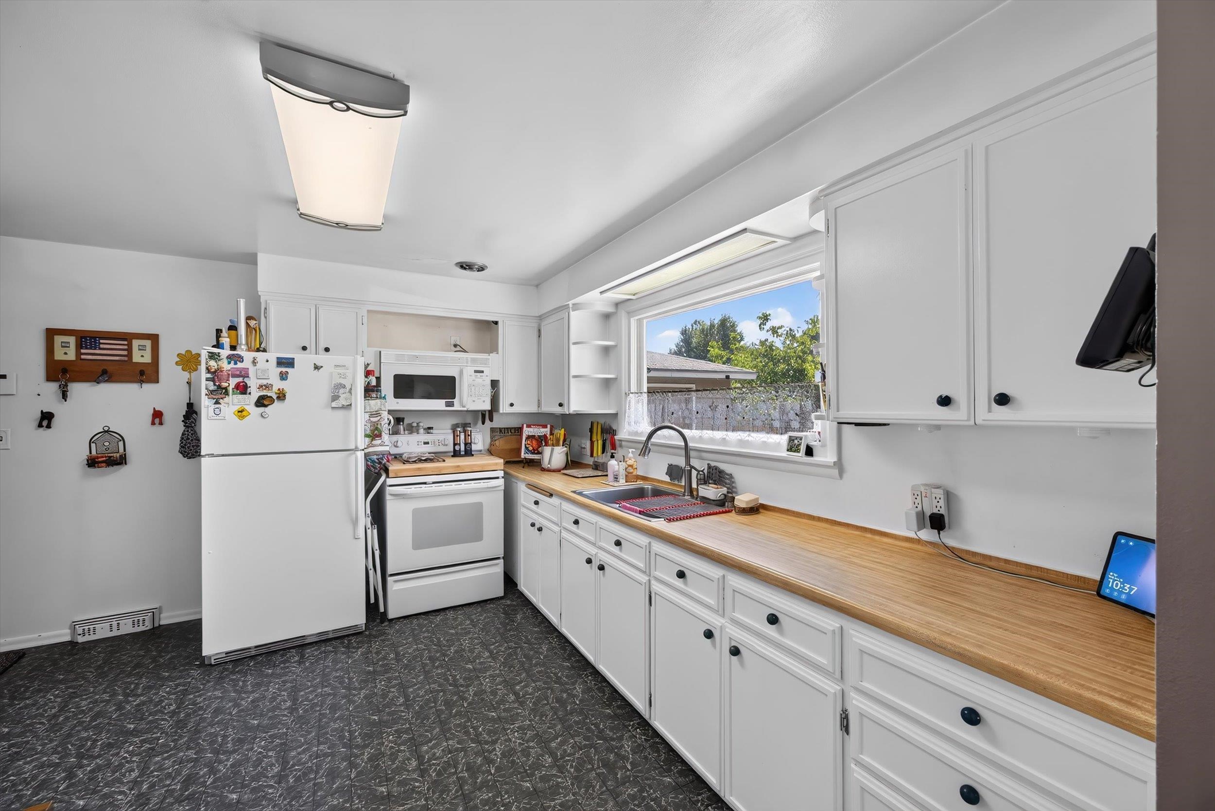 1018 North Stout Road Spokane, WA 99206 - Photo 11 of 43 Gallery Image 11