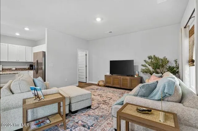 $2,300 | 394 Ladyfish Loop Northwest, Ash, NC 28420