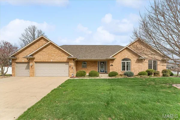 $525,000 | 620 Springhill Court, O'Fallon, IL 62269
