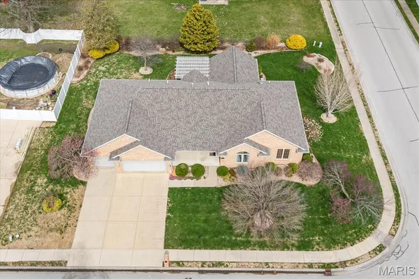 $525,000 | 620 Springhill Court, O'Fallon, IL 62269