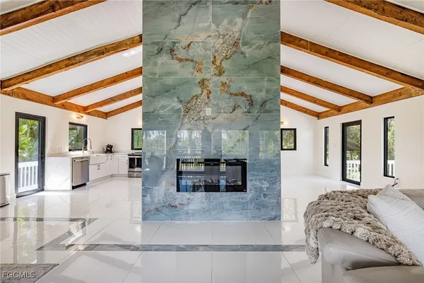$1,600,000 | 19481-483 South River Road, Alva, FL 33920