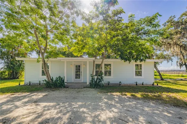 $1,600,000 | 19481-483 South River Road, Alva, FL 33920