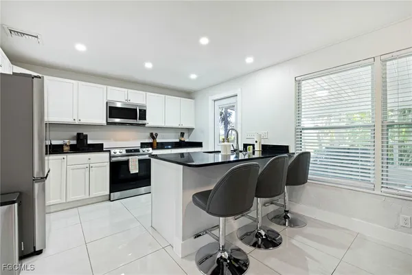 $1,600,000 | 19481-483 South River Road, Alva, FL 33920