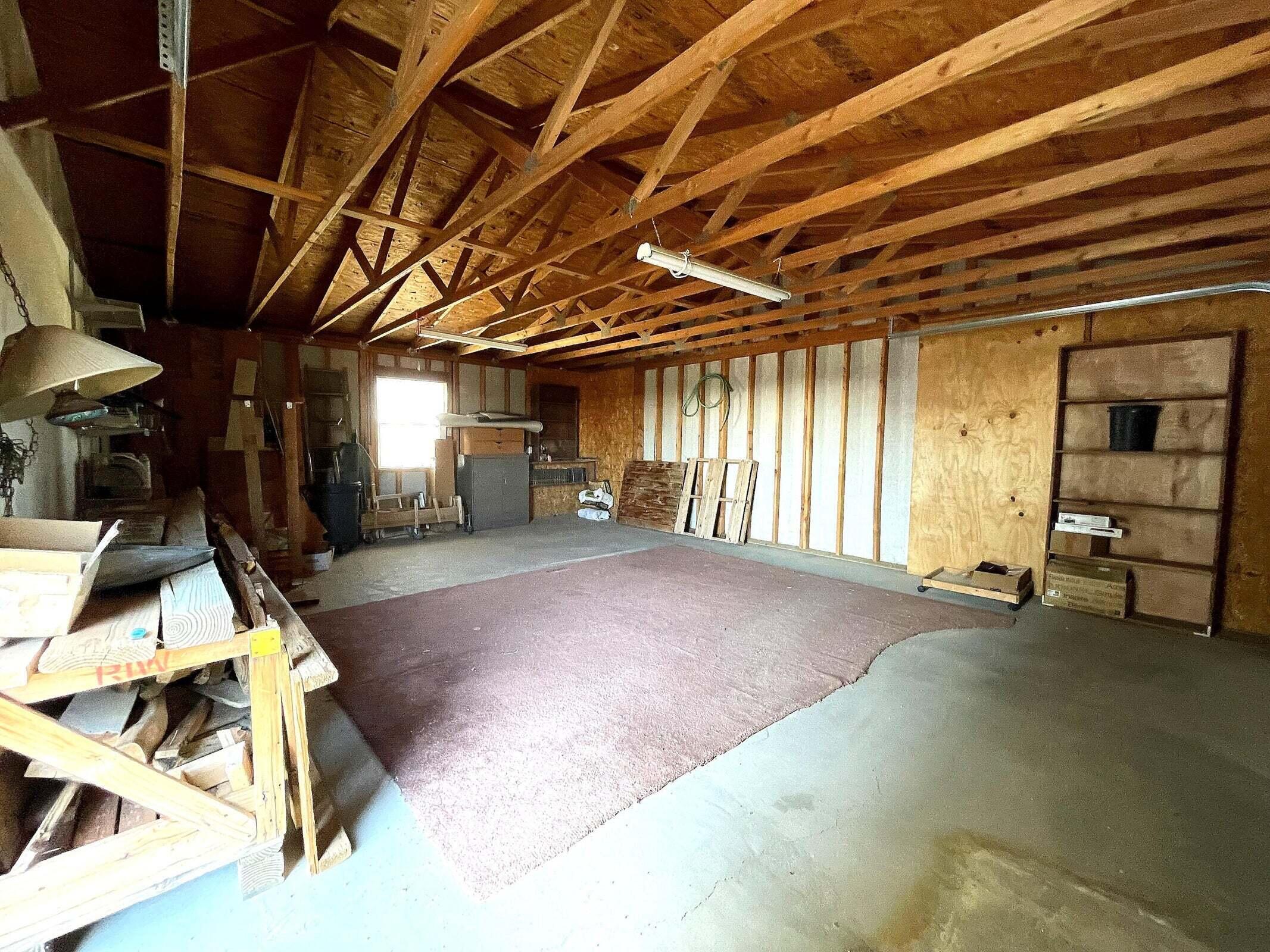 2285 Backus Road Mojave, CA 93501 - Photo 23 of 35 a view of an empty room