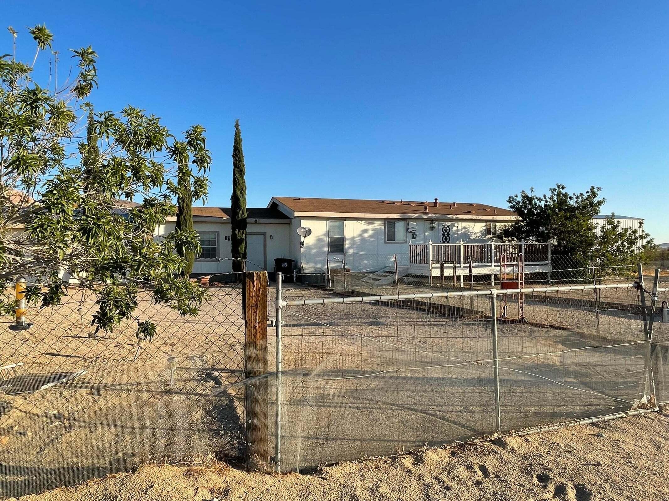 2285 Backus Road Mojave, CA 93501 - Photo 29 of 35 a view of a terrace