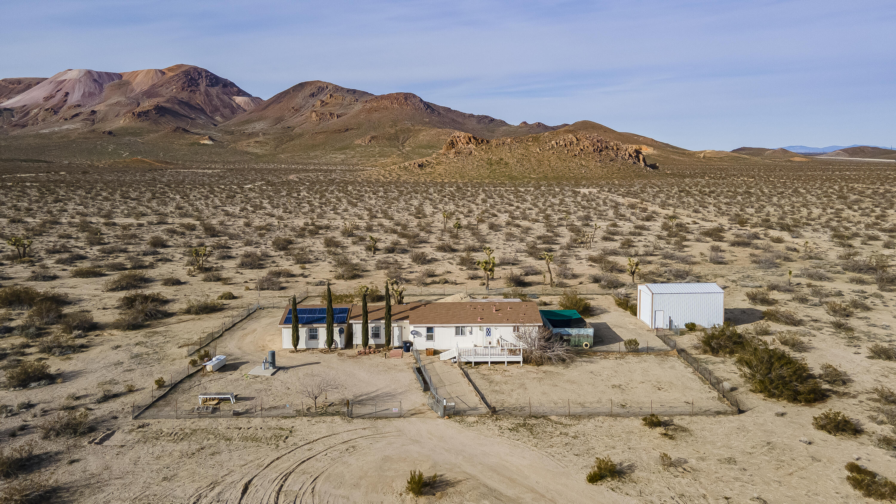 2285 Backus Road Mojave, CA 93501 - Photo 31 of 35 a view of city and mountain