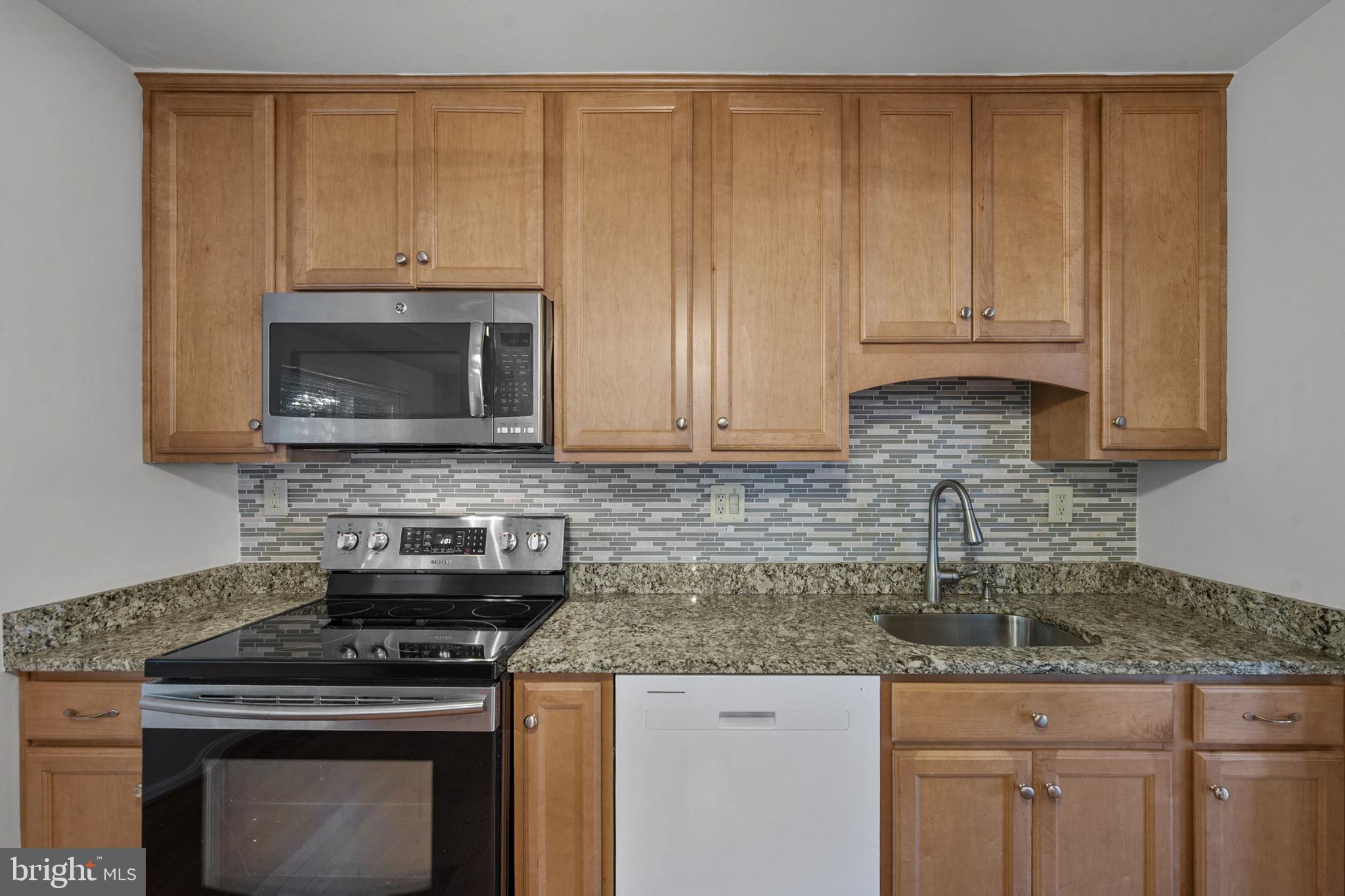 2422 Ivywood Road Reston, VA 20191 - Photo 21 of 72 Kitchen