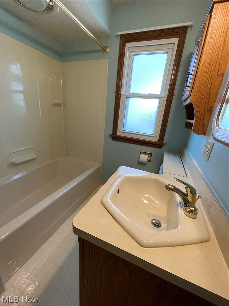 7413 Spring Garden Road Cleveland, OH 44129 - Photo 21 of 34