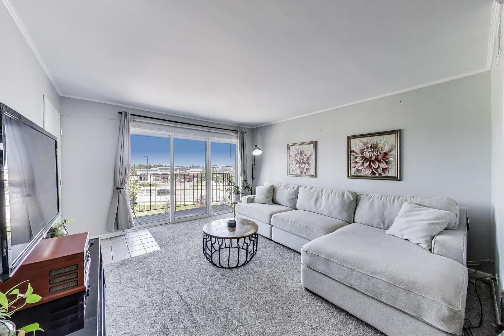 116 Steeple Drive, Unit E Buffalo Grove, IL 60089 - Photo 2 of 20