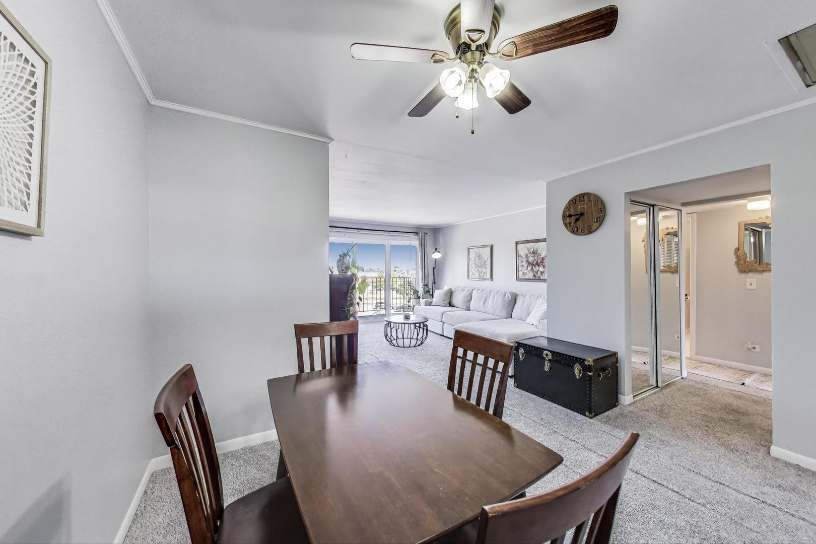 116 Steeple Drive, Unit E Buffalo Grove, IL 60089 - Photo 4 of 20