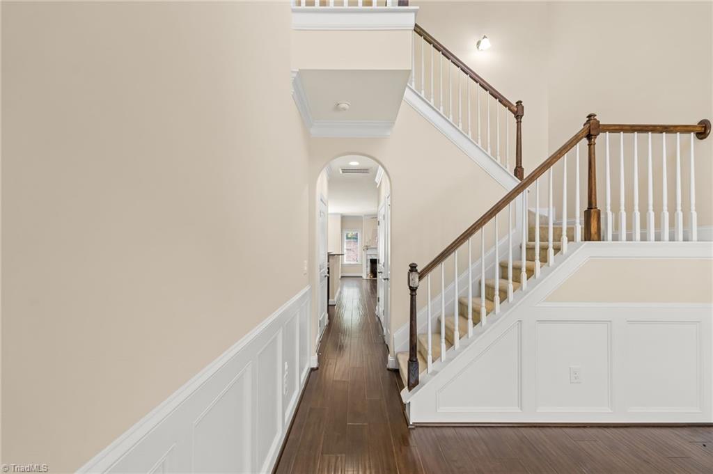 633 Stags Leap Court High Point, NC 27265 - Photo 4 of 40 Stunning entry