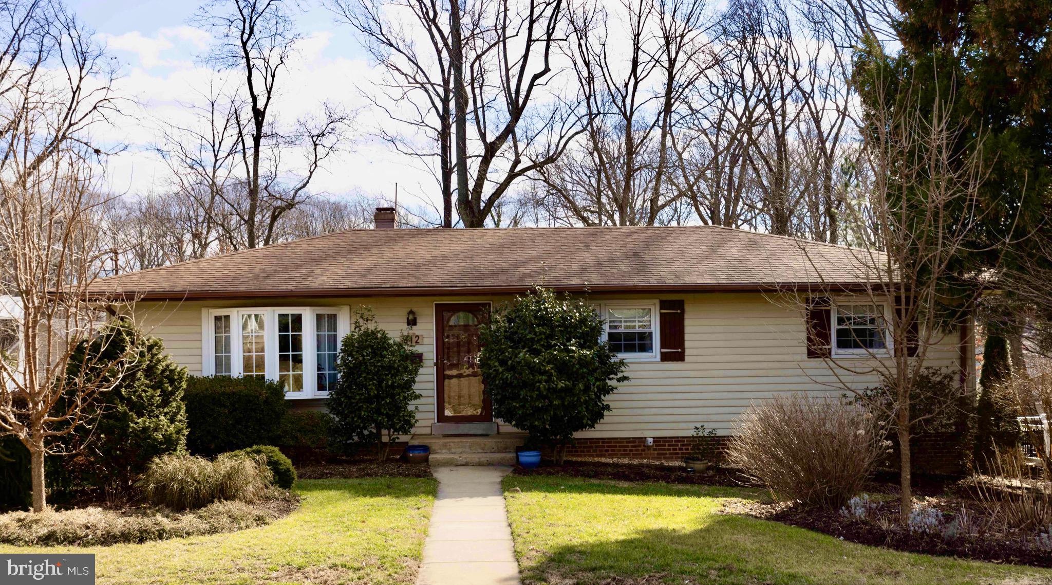 612 Kingsley Road Southwest Vienna, VA 22180 - Photo 1 of 47