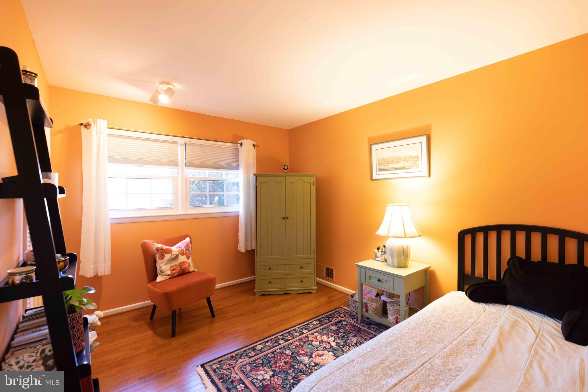 612 Kingsley Road Southwest Vienna, VA 22180 - Photo 11 of 47 Bedroom