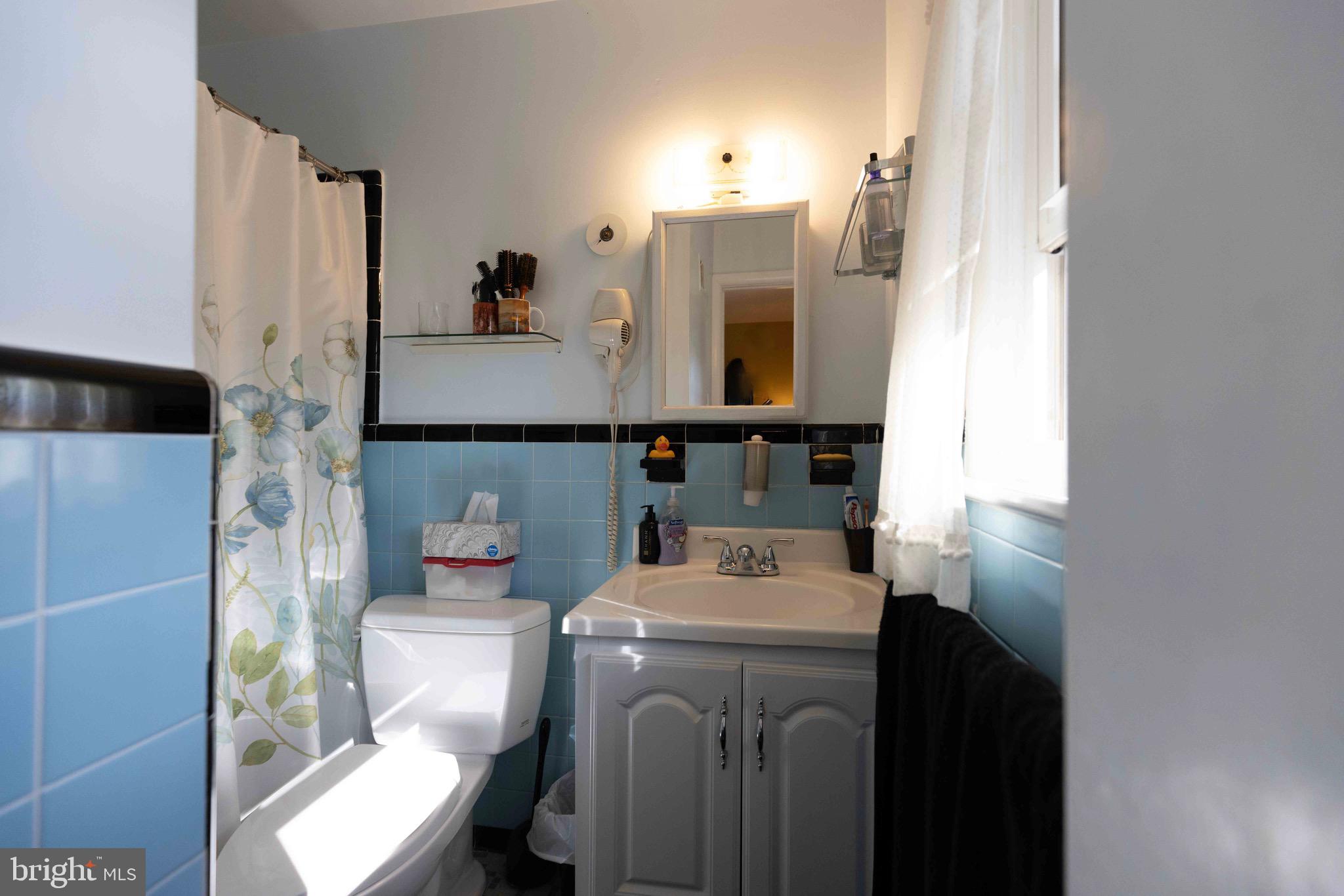 612 Kingsley Road Southwest Vienna, VA 22180 - Photo 18 of 47 Gallery Image 18