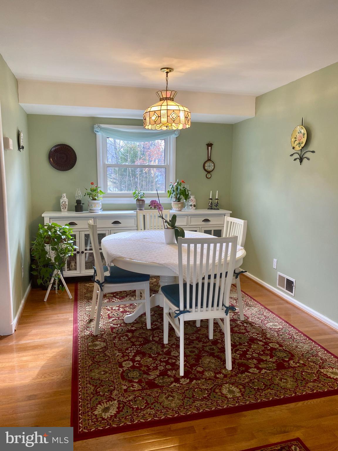 612 Kingsley Road Southwest Vienna, VA 22180 - Photo 19 of 47 Dining room