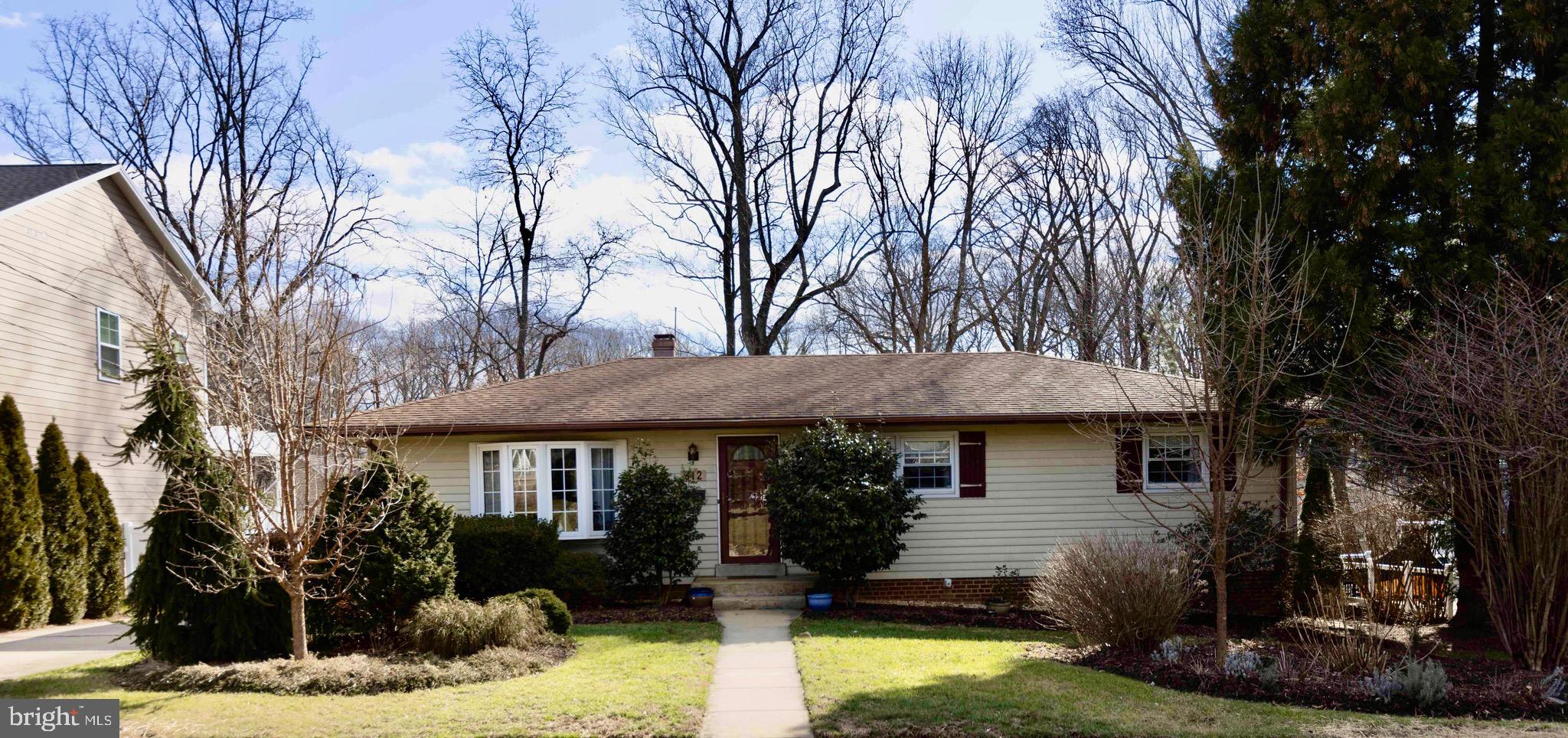 612 Kingsley Road Southwest Vienna, VA 22180 - Photo 2 of 47 Front
