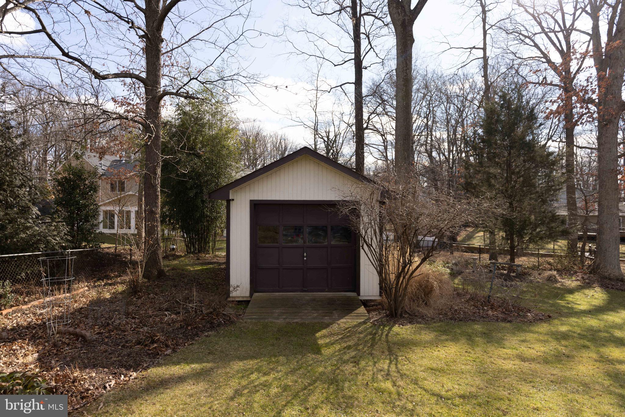 612 Kingsley Road Southwest Vienna, VA 22180 - Photo 42 of 47 Oversized shed