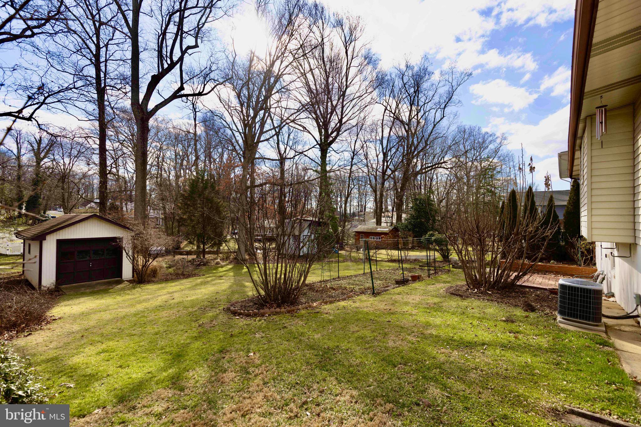 612 Kingsley Road Southwest Vienna, VA 22180 - Photo 43 of 47 View of backyard