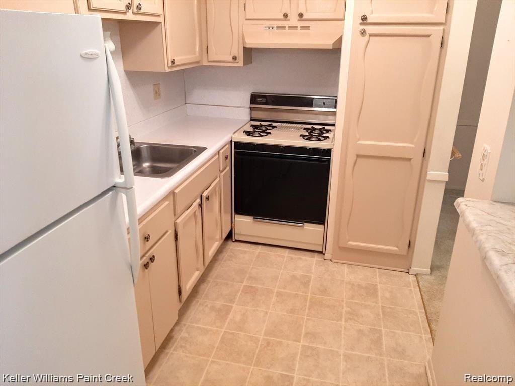 Kitchen1.jpg