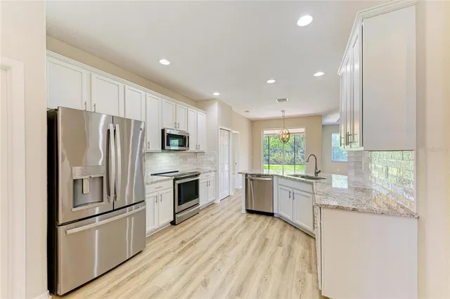 $439,900 | 350 River Enclave Court, Bradenton, FL 34212