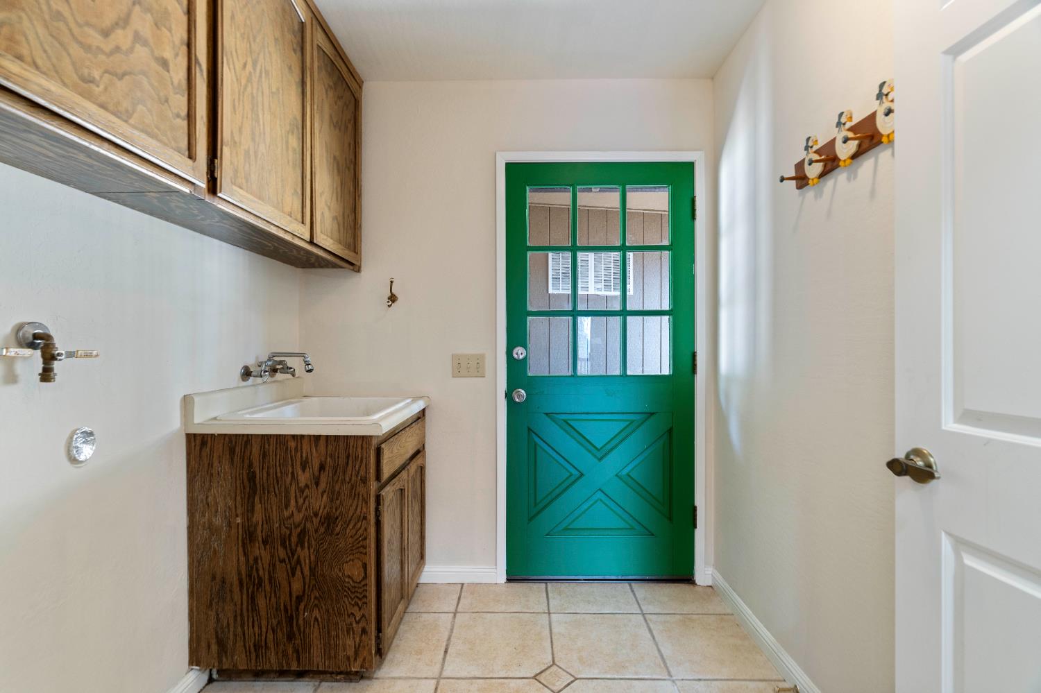 3830 Wilson Loop Placerville, CA 95667 - Photo 20 of 36 a utility room with a sink