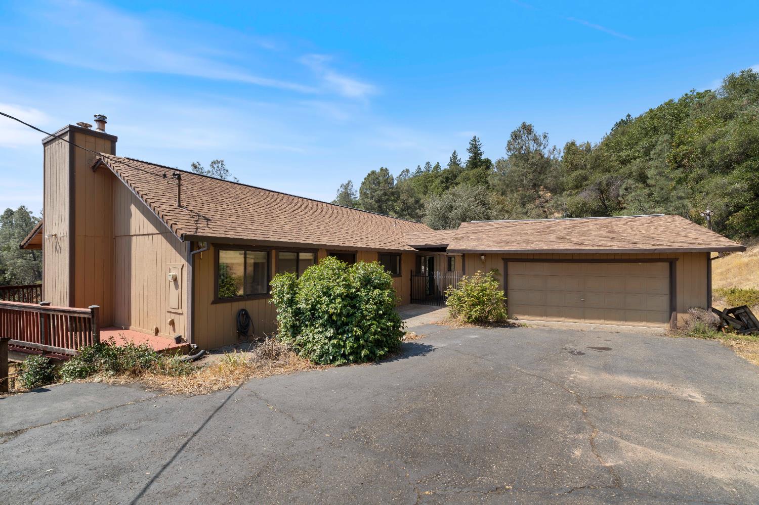 3830 Wilson Loop Placerville, CA 95667 - Photo 2 of 36 front view of a house with a outdoor
