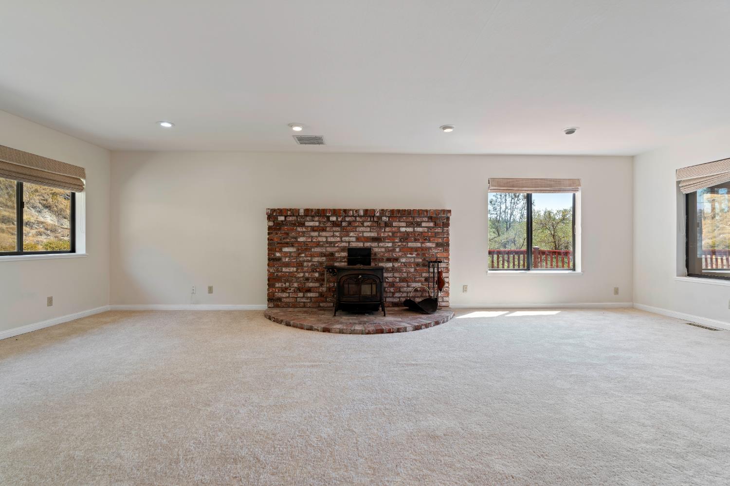 3830 Wilson Loop Placerville, CA 95667 - Photo 5 of 36 an empty room with windows