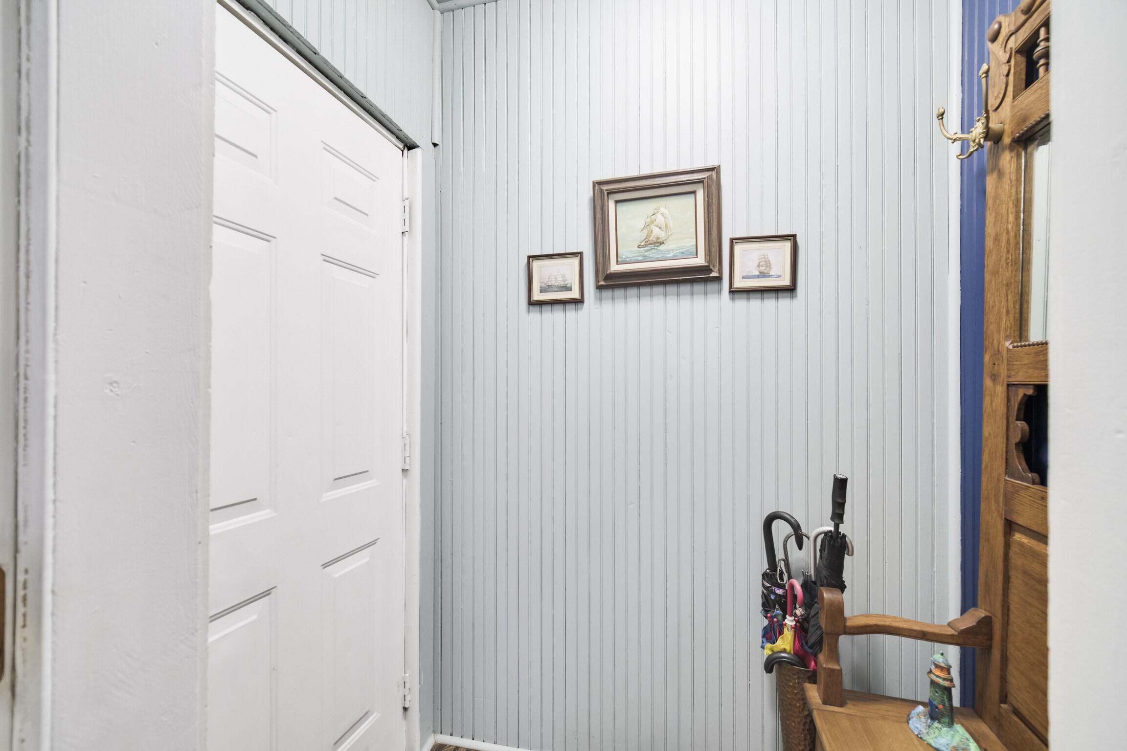 447 2nd Street Manistee, MI 49660 - Photo 31 of 59 447 Entry