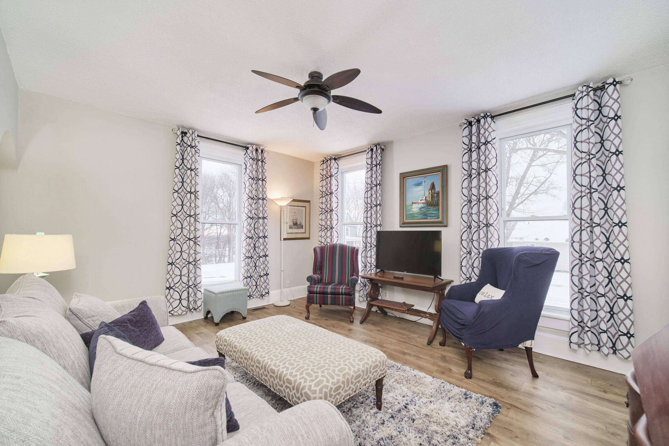 447 2nd Street Manistee, MI 49660 - Photo 34 of 59 447 Living Room