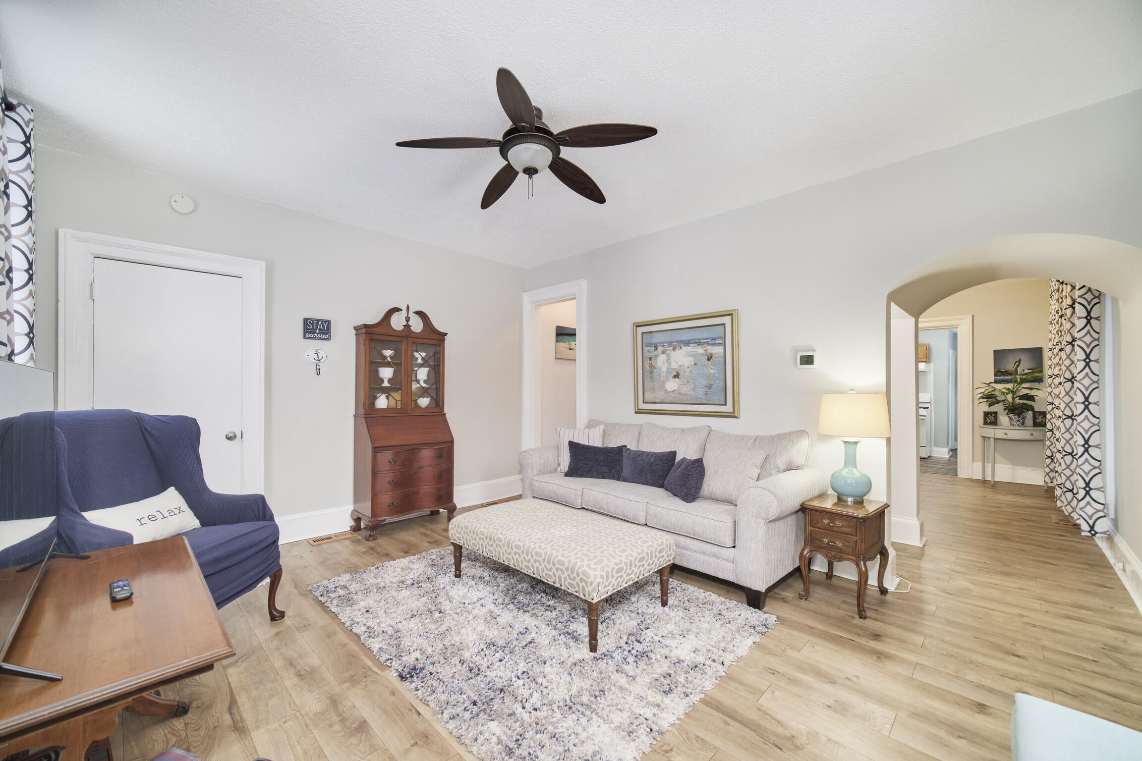 447 2nd Street Manistee, MI 49660 - Photo 35 of 59 447 Living Room