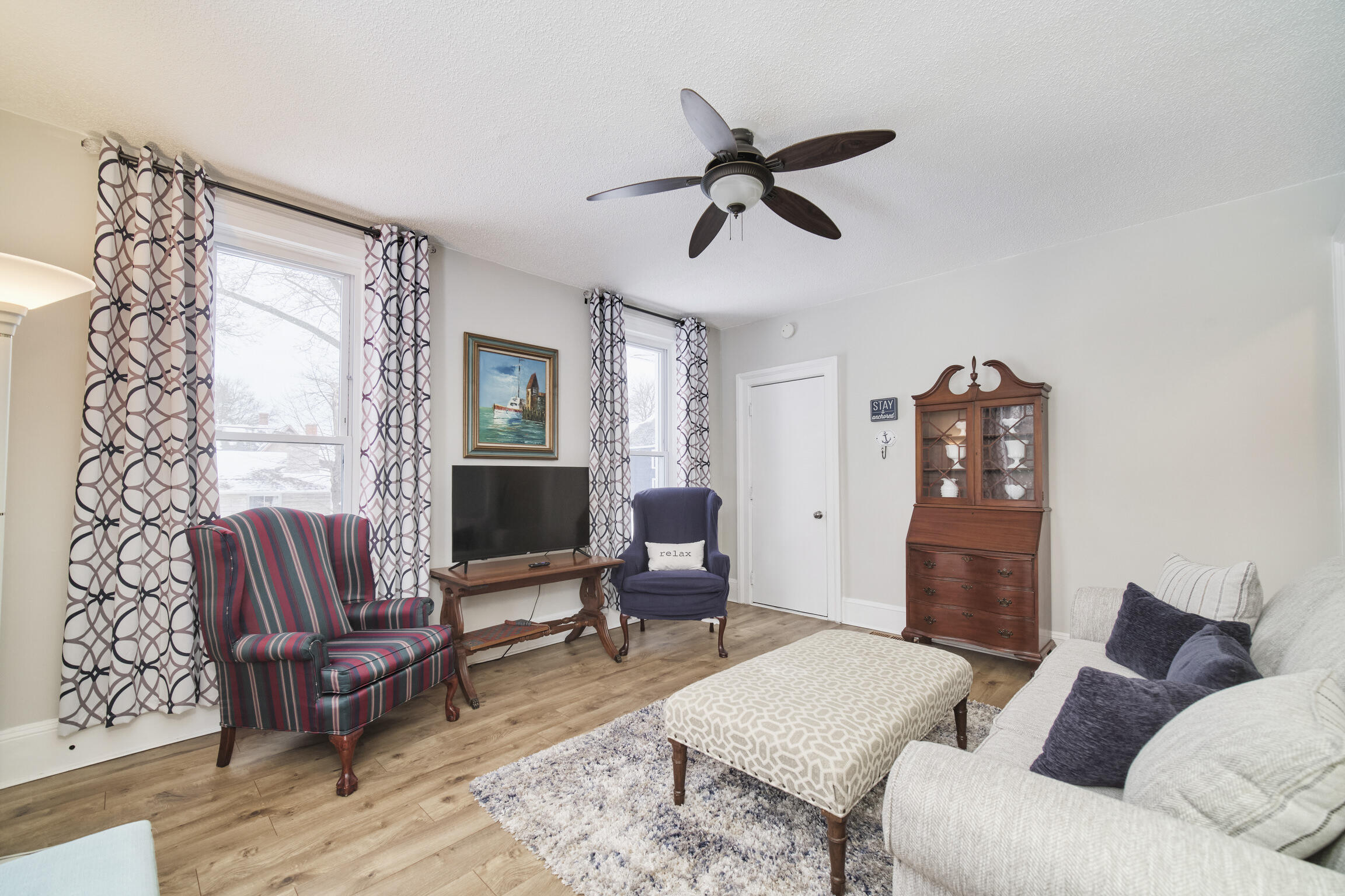 447 2nd Street Manistee, MI 49660 - Photo 36 of 59 447 Living Room