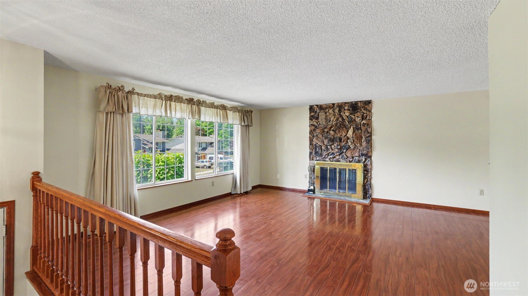 3208 Southeast 19th Court Renton, WA 98058 - Photo 3 of 35 Gallery Image 3