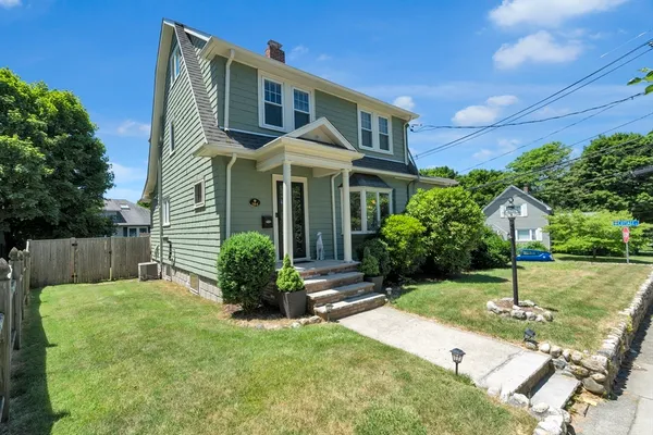 $4,850 | 184 William Street, Unit 1, Stoneham, MA 02180