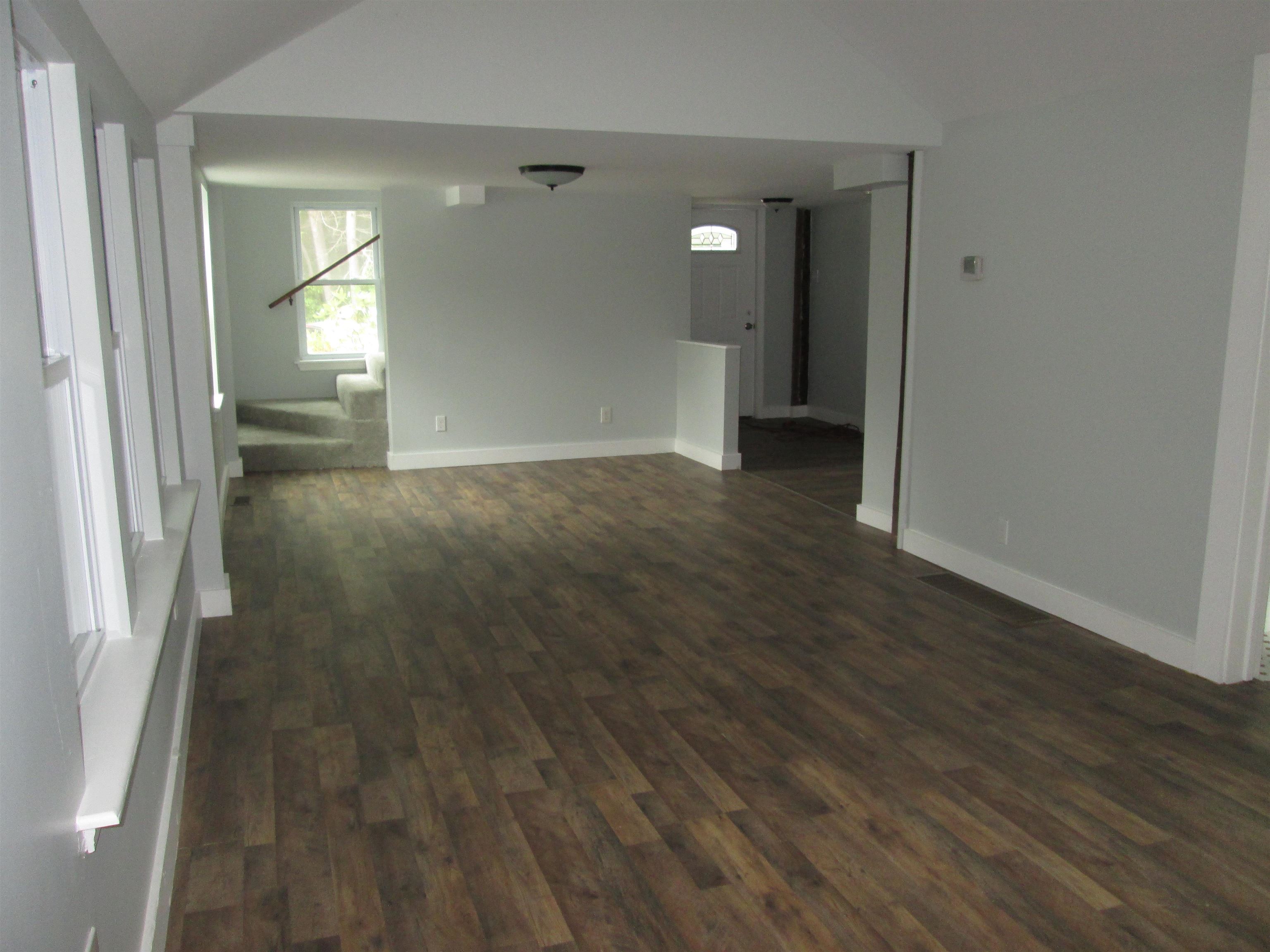 370 Mammoth Road Londonderry, NH 03053 - Photo 12 of 37 Gallery Image 12
