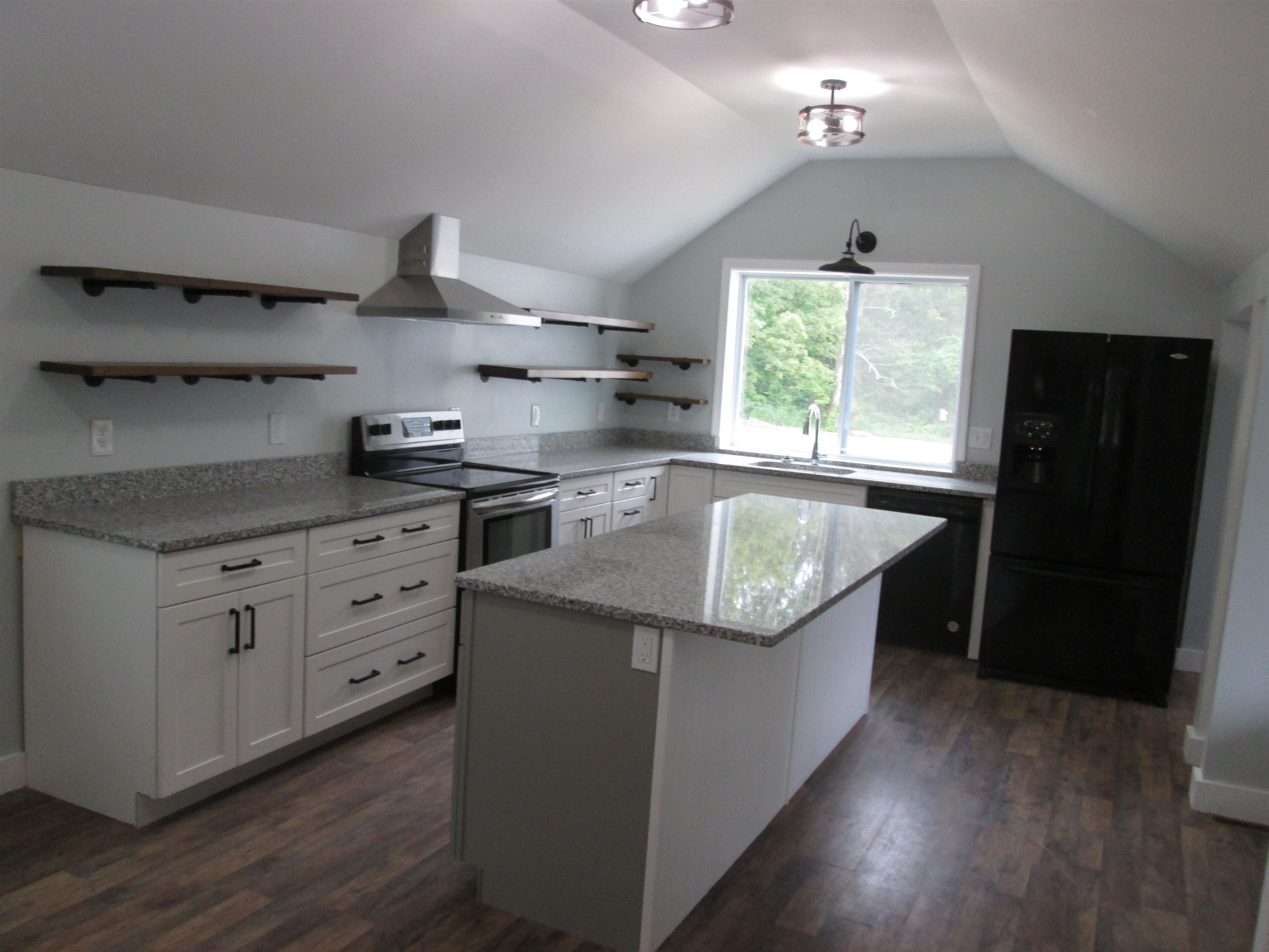 370 Mammoth Road Londonderry, NH 03053 - Photo 15 of 37 Gallery Image 15