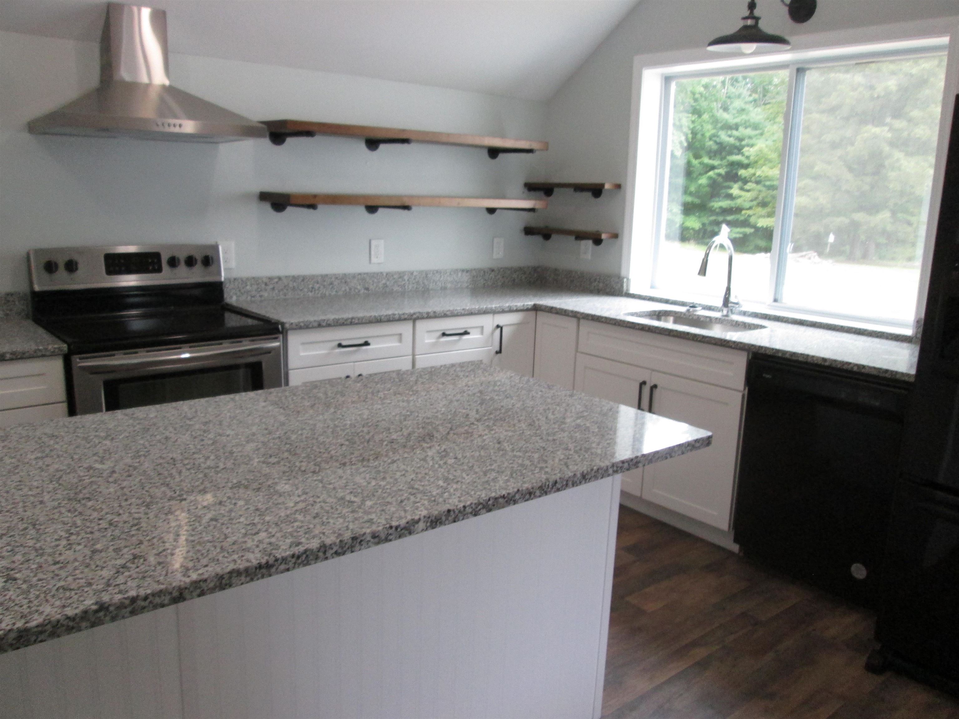 370 Mammoth Road Londonderry, NH 03053 - Photo 17 of 37 Gallery Image 17