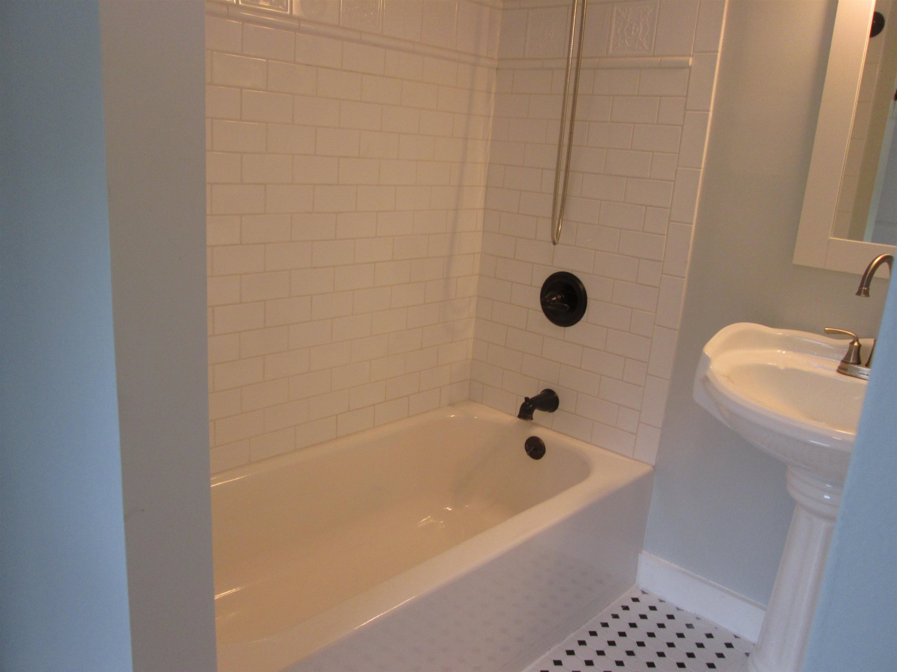 370 Mammoth Road Londonderry, NH 03053 - Photo 21 of 37 Gallery Image 21