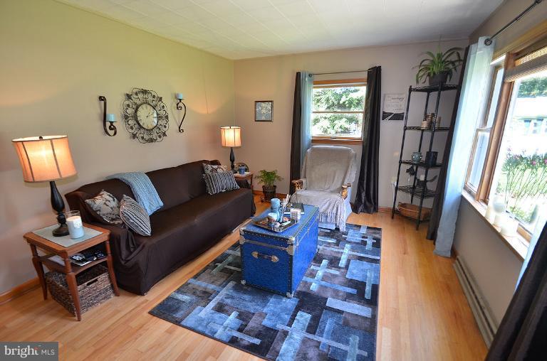 7730 Walters Road Pasadena, MD 21122 - Photo 3 of 16 Living Room