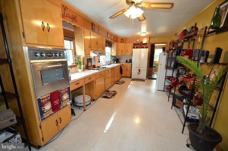 7730 Walters Road Pasadena, MD 21122 - Photo 5 of 16 Kitchen