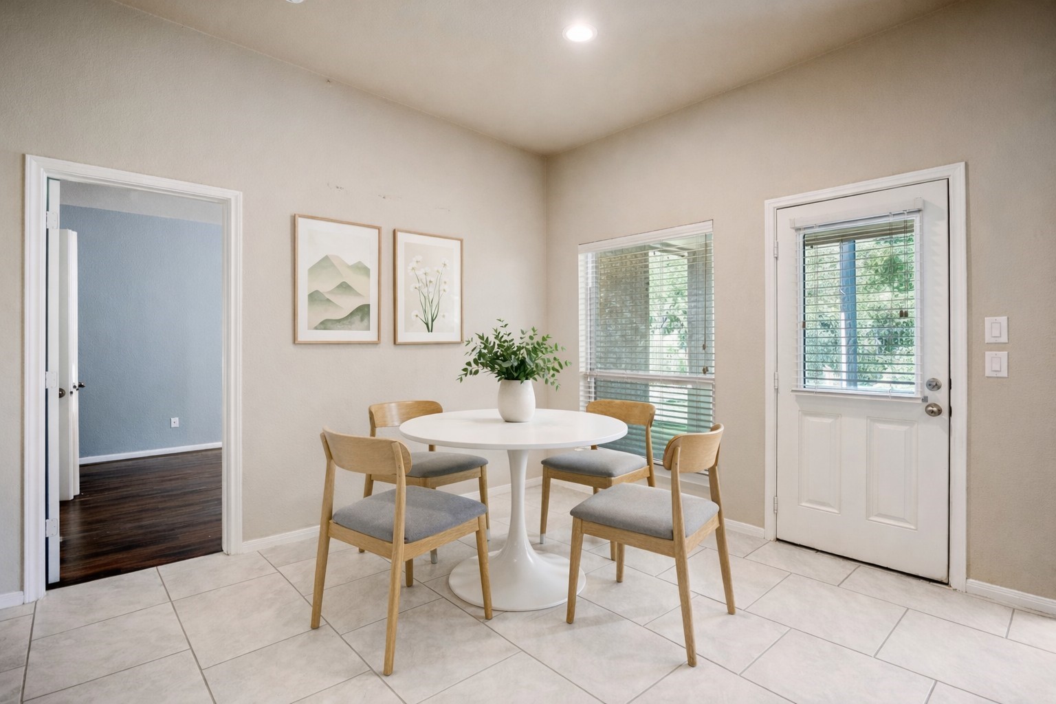 5319 Claymore Meadow Lane Spring, TX 77389 - Photo 17 of 33 Virtually staged breakfast room which leads out onto the covered patio.