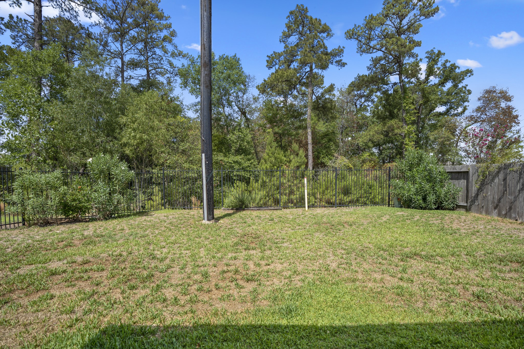 5319 Claymore Meadow Lane Spring, TX 77389 - Photo 31 of 33 Watch the birds and butterflies while relaxing and enjoying the outdoors from the comfort of your own new home that is nestled in the family friendly neighborhood of Hampton Creek community that features a park and swimming pool, sidewalks through the sub-division, as well as lakes/creeks to relax and fish in or explore with nature hikes in the natural woods close by.